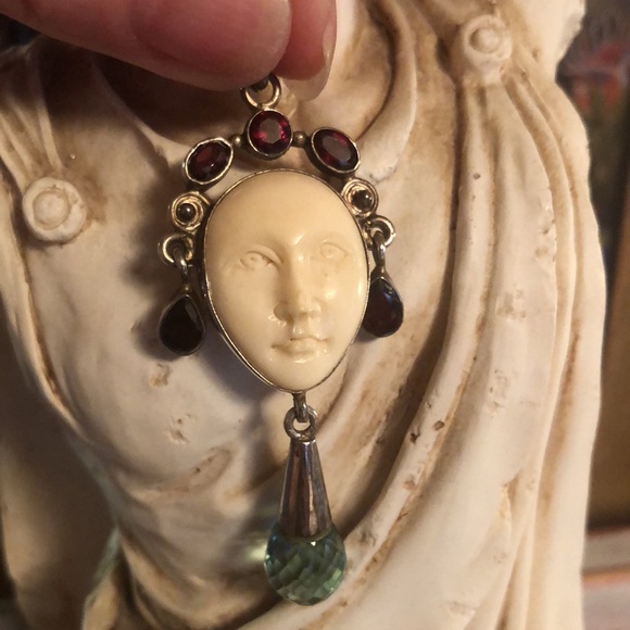 Absolutely Gorgeous Sterling Silver & Ruby & Moonstone Pendant - Picture 4 of 17